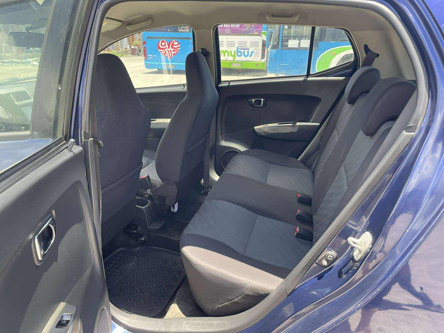 2015 TOYOTA WIGO G 1.0L AUTOMATIC TRANSMISSION Gold Aces Car Display Center