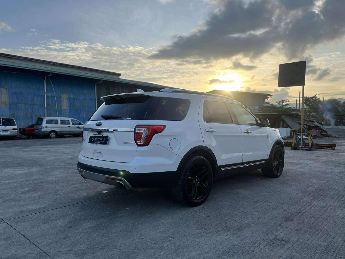 2016 FORD EXPLORER 2.3L AUTOMATIC TRANSMISSION (52T KMS ONLY!) Gold Aces Car Display Center