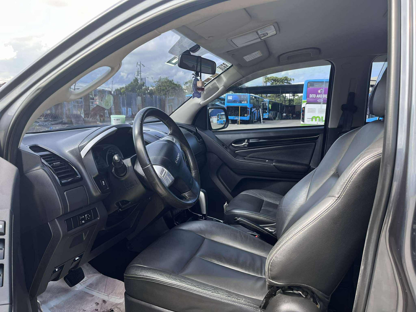 2017 ISUZU MUX LS 3.0L AUTOMATIC TRANSMISSION Gold Aces Car Display Center