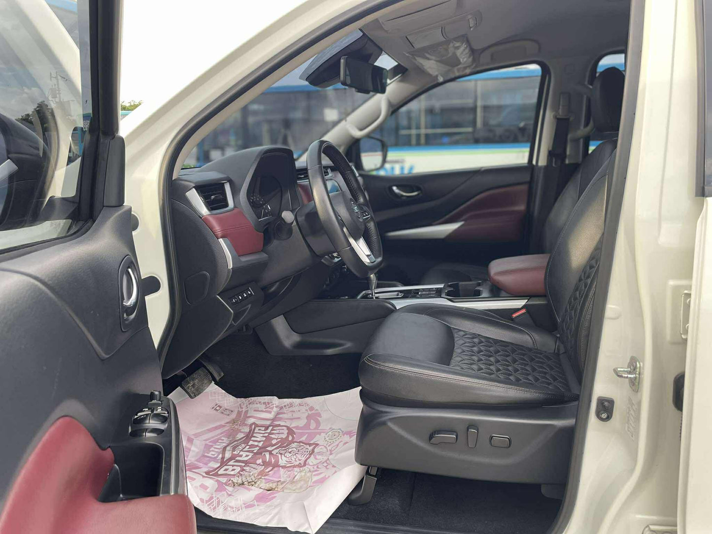 2022 NISSAN TERRA 2.5L VL 4X4 AUTOMATIC TRANMISSION Gold Aces Car Display Center