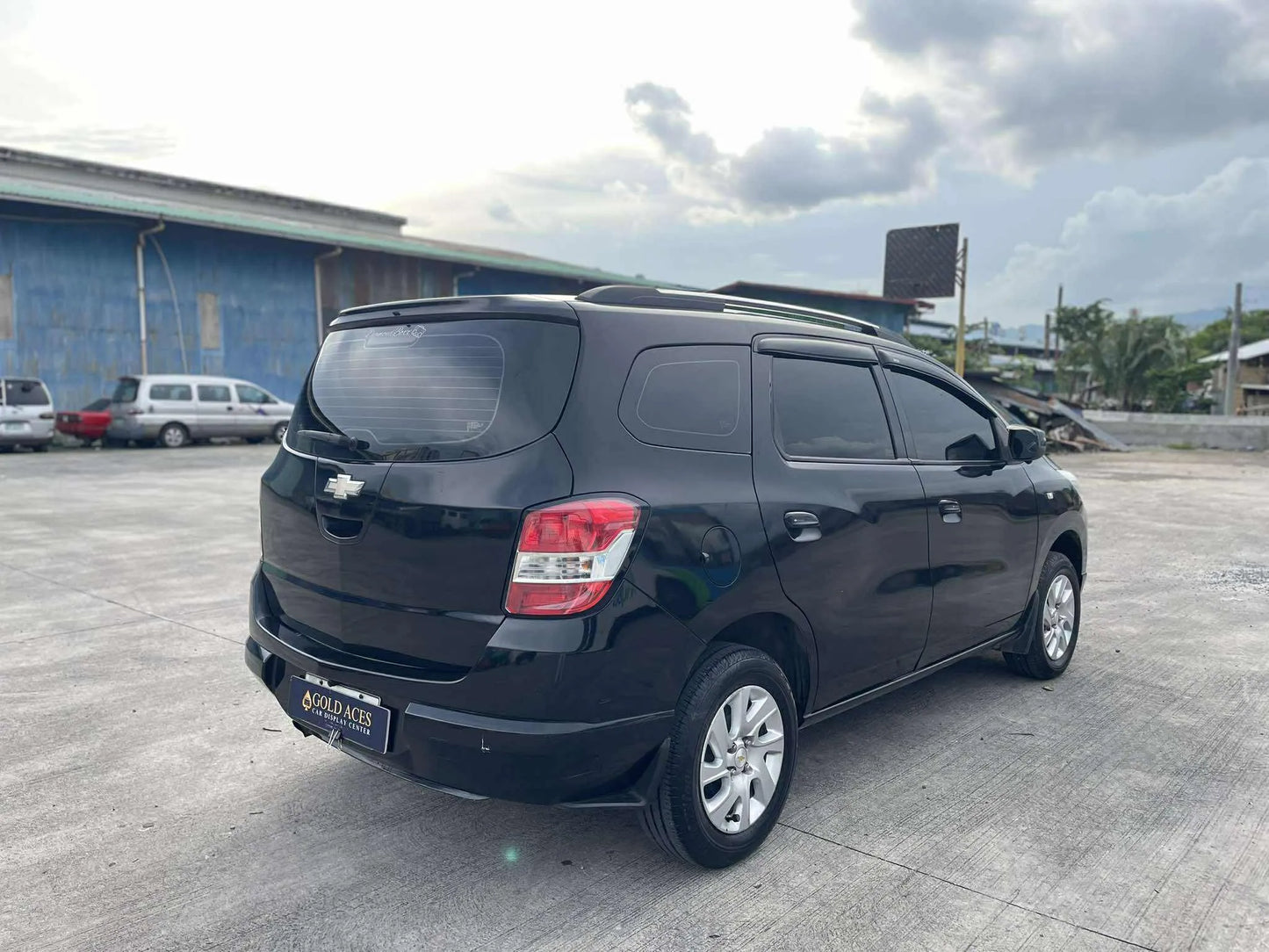 2015 CHEVROLET SPIN 1.5L MANUAL TRANSMISSION Gold Aces Car Display Center