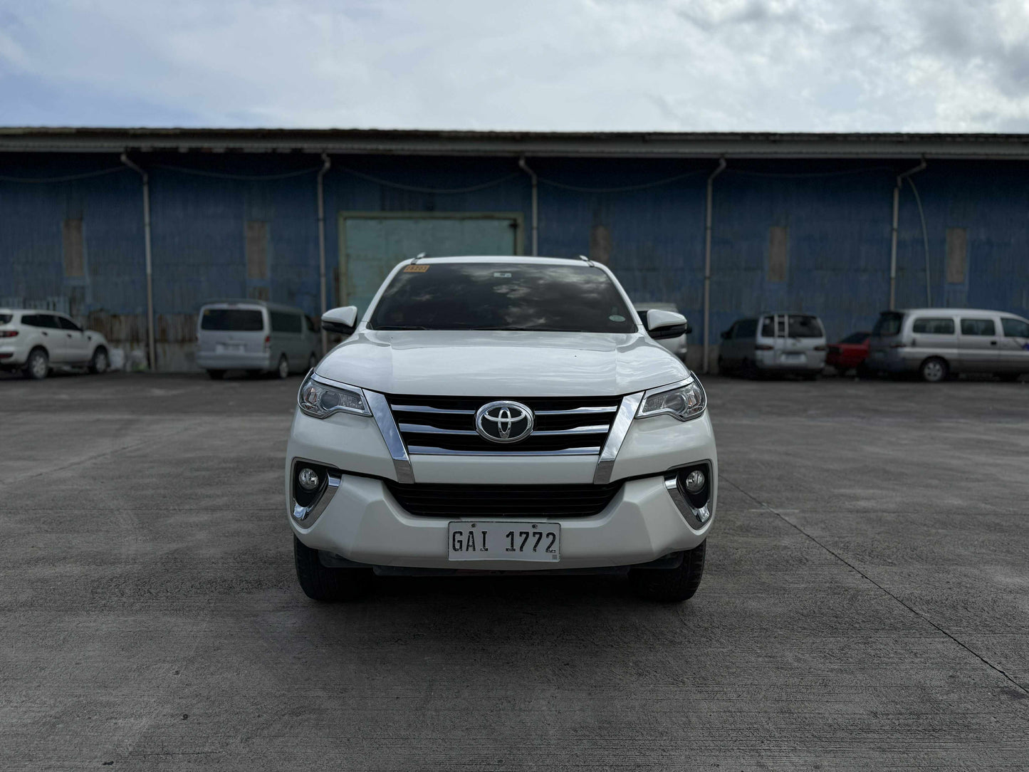 2018 TOYOTA FORTUNER 2.4L G 4X2 MANUAL TRANSMISSION Gold Aces Car Display Center