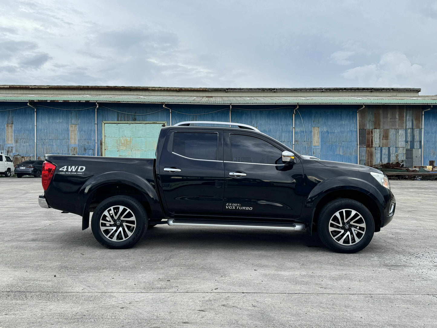 2020 NISSAN NAVARA 2.5L4X4 VL AUTOMATIC TRANSMISSION Gold Aces Car Display Center