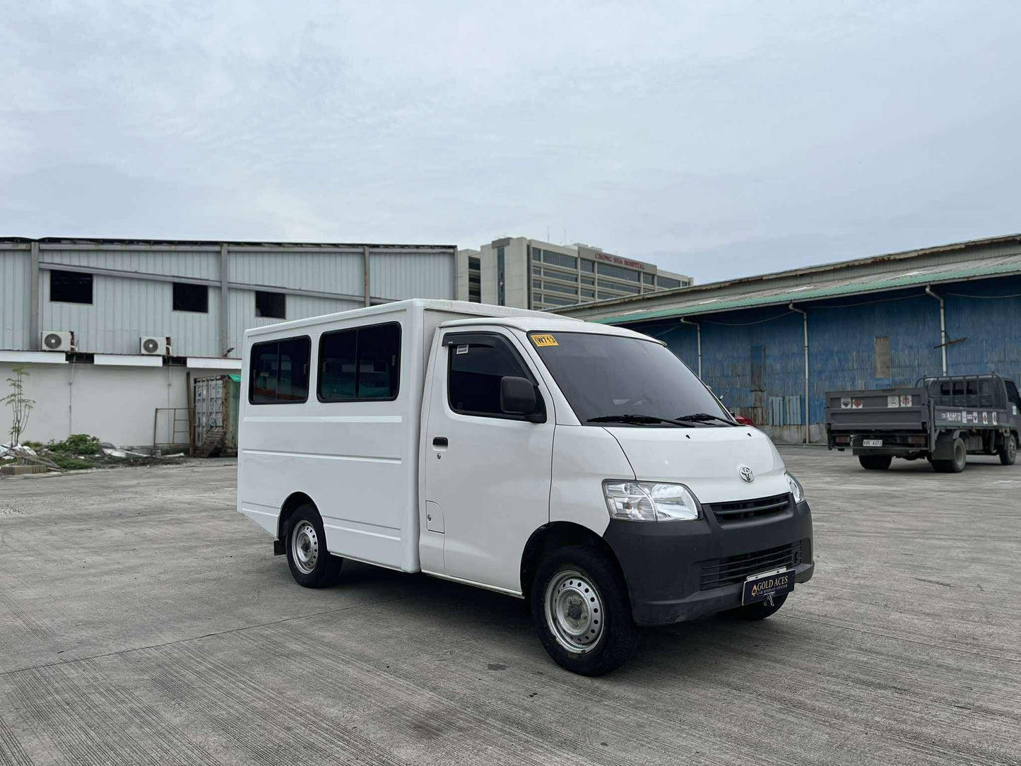2023 TOYOTA LITEACE FX 1.5L MANUAL TRANSMISSION Gold Aces Car Display Center