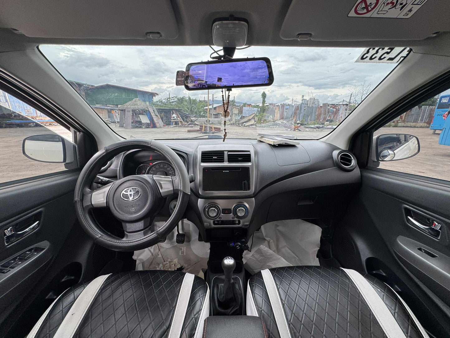 2020 TOYOTA WIGO E 1.0L MANUAL TRANSMISSION Gold Aces Car Display Center