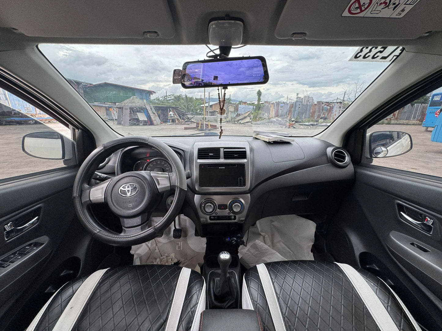 2020 TOYOTA WIGO E 1.0L MANUAL TRANSMISSION Gold Aces Car Display Center