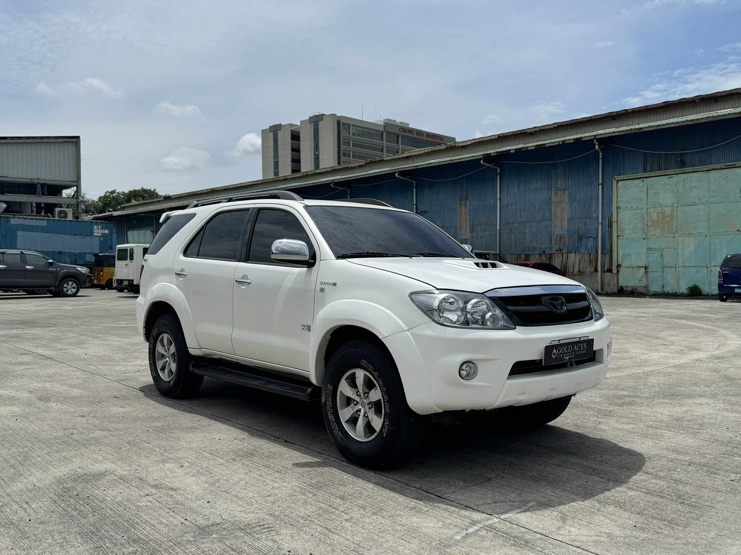 2007 TOYOTA FORTUNER 3.0L 4X4 AUTOMATIC TRANSMISSION Gold Aces Car Display Center