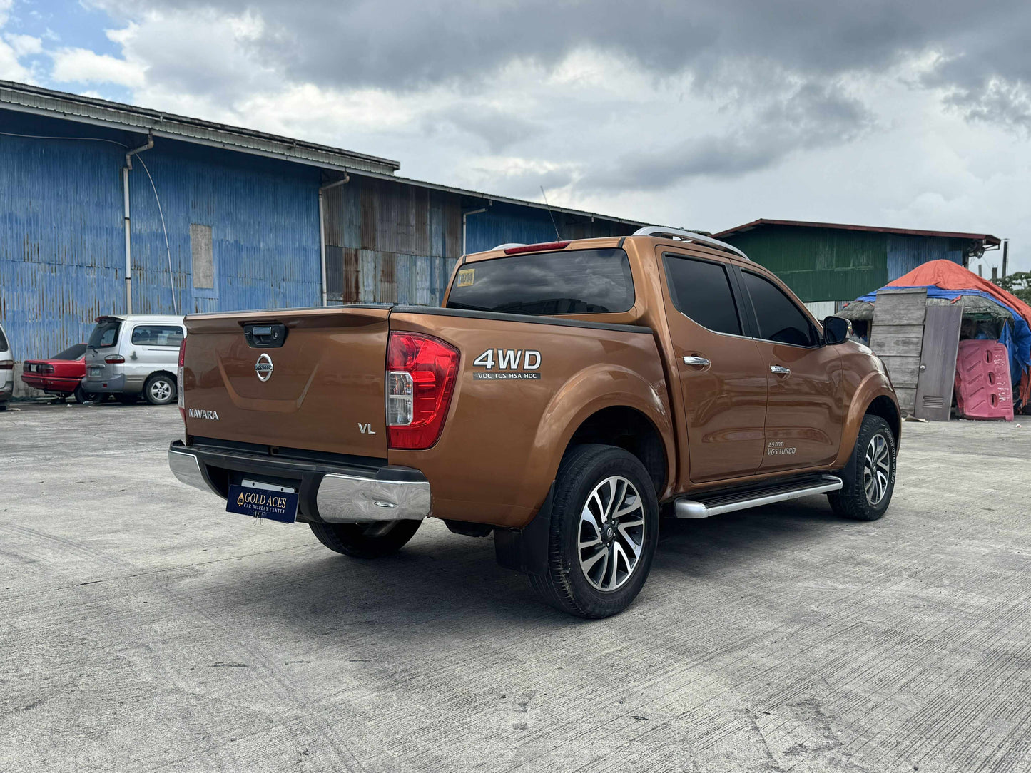 2018 NISSAN NAVARA 2.5L4X2 VL AUTOMATIC TRANSMISSION Gold Aces Car Display Center