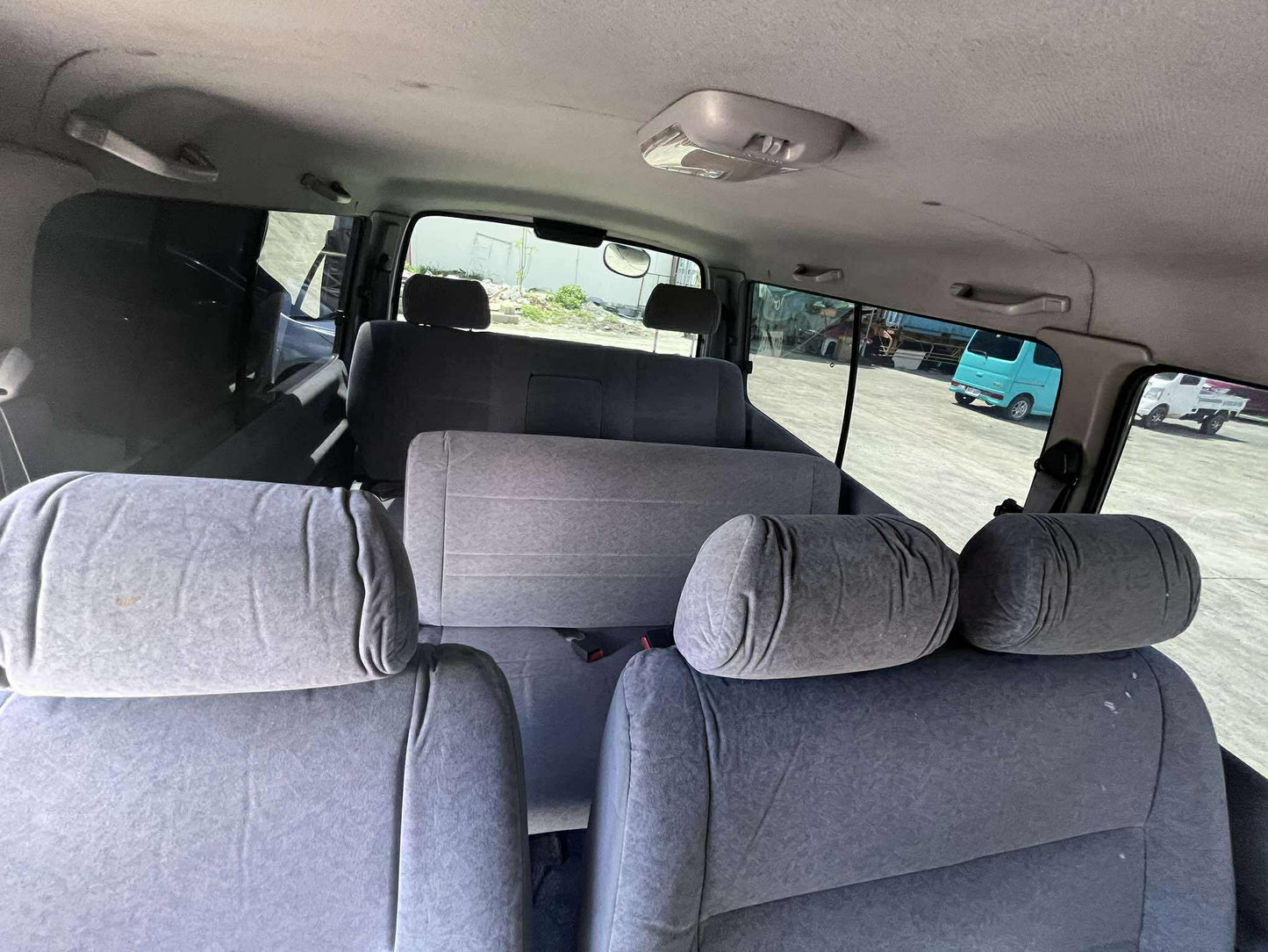 2001 TOYOTA HIACE COMMUTER 3.0L DSL MANUAL TRANSMISSION Gold Aces Car Display Center