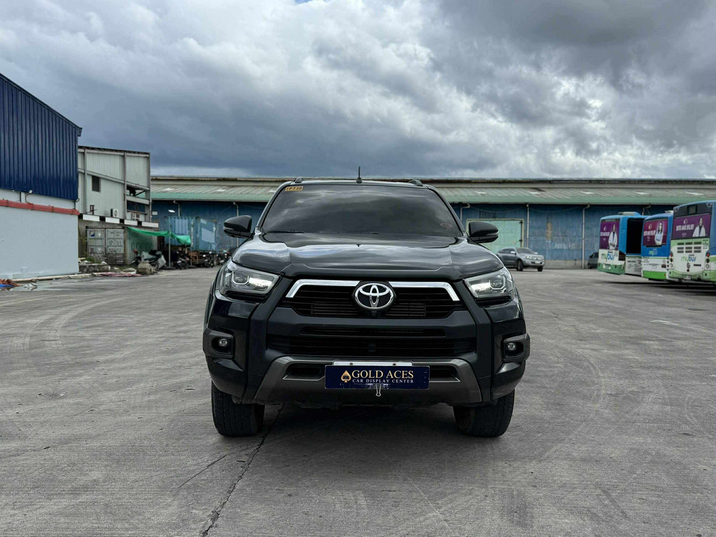 2022 TOYOTA HILUX 2.4L 4X2 CONQUEST MANUAL TRANSMISSION Gold Aces Car Display Center