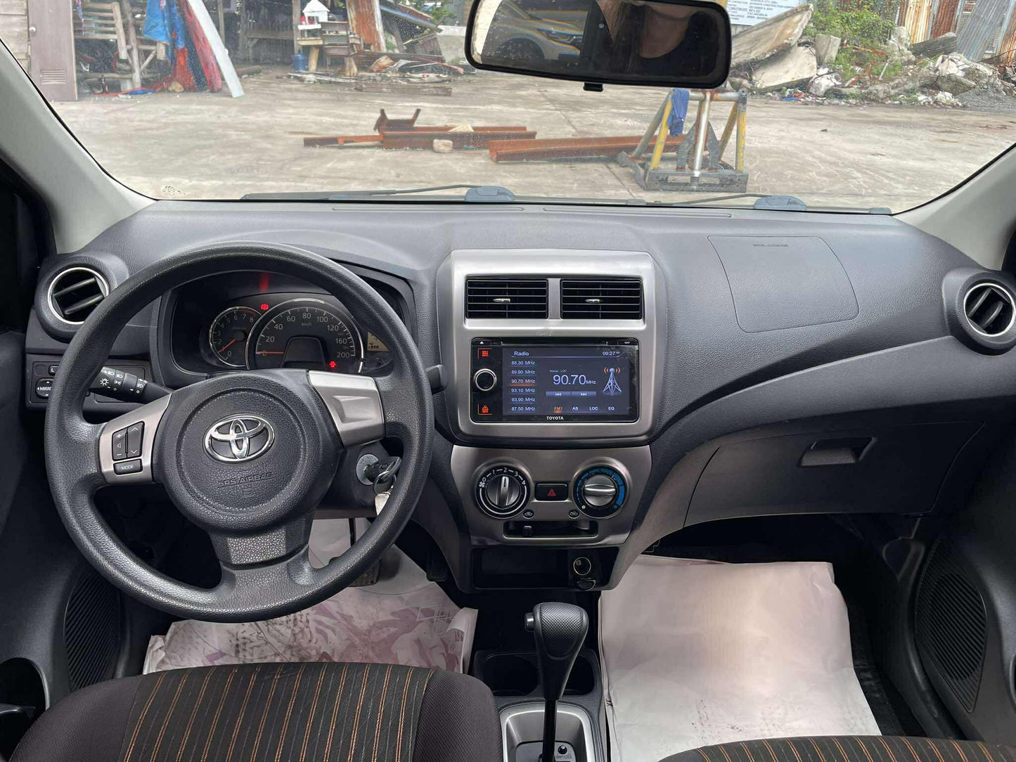 2019 TOYOTA WIGO G 1.0L AUTOMATIC TRANSMISSION Gold Aces Car Display Center