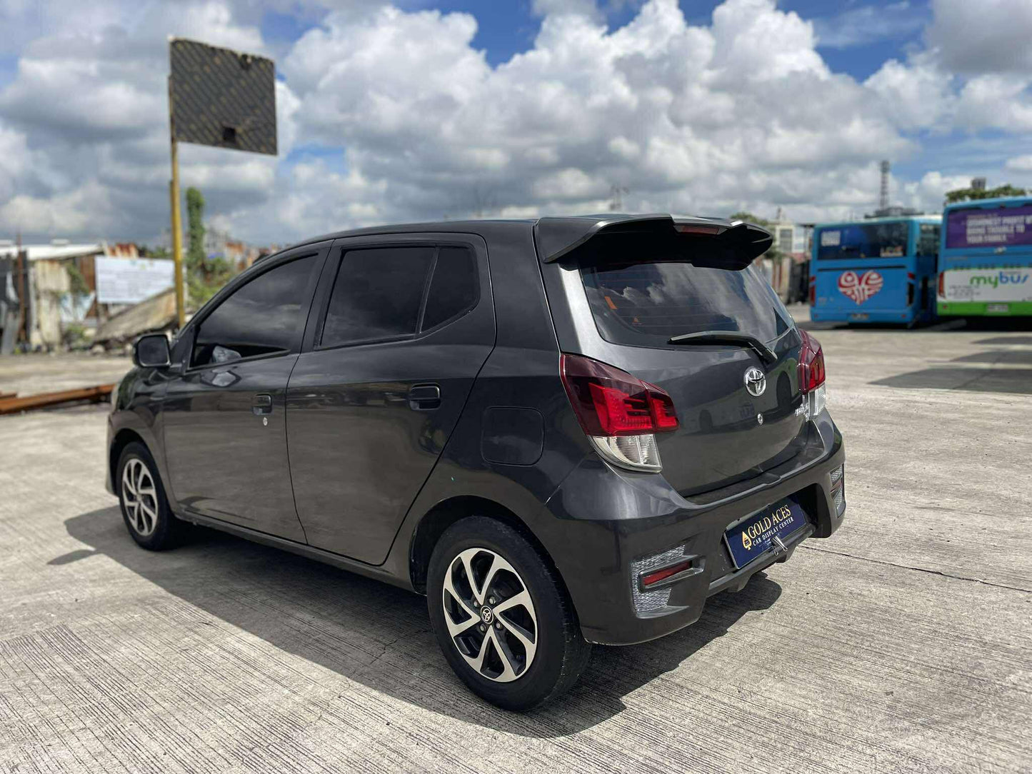 2019 TOYOTA WIGO G 1.0L AUTOMATIC TRANSMISSION Gold Aces Car Display Center