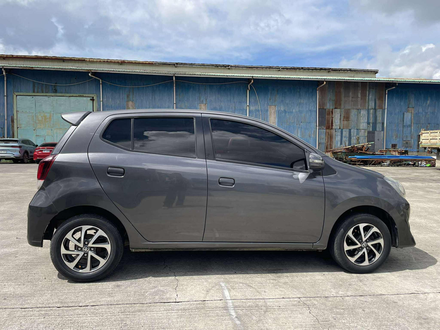 2019 TOYOTA WIGO G 1.0L AUTOMATIC TRANSMISSION Gold Aces Car Display Center