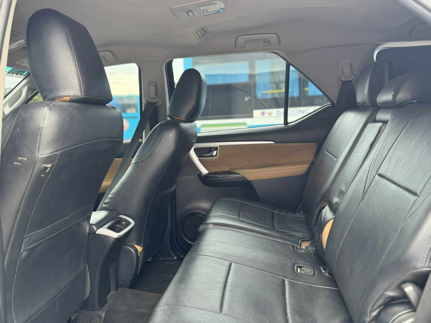 2016 TOYOTA FORTUNER 2.4L G 4X2 AUTOMATIC TRANSMISSION Gold Aces Car Display Center