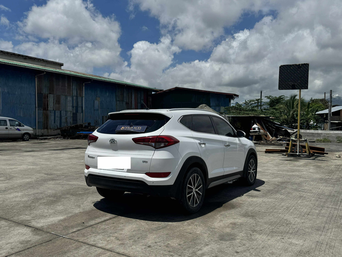 2016 HYUNDAI TUCSON 2.0L CRDI AUTOMATIC TRANSMISSION Gold Aces Car Display Center