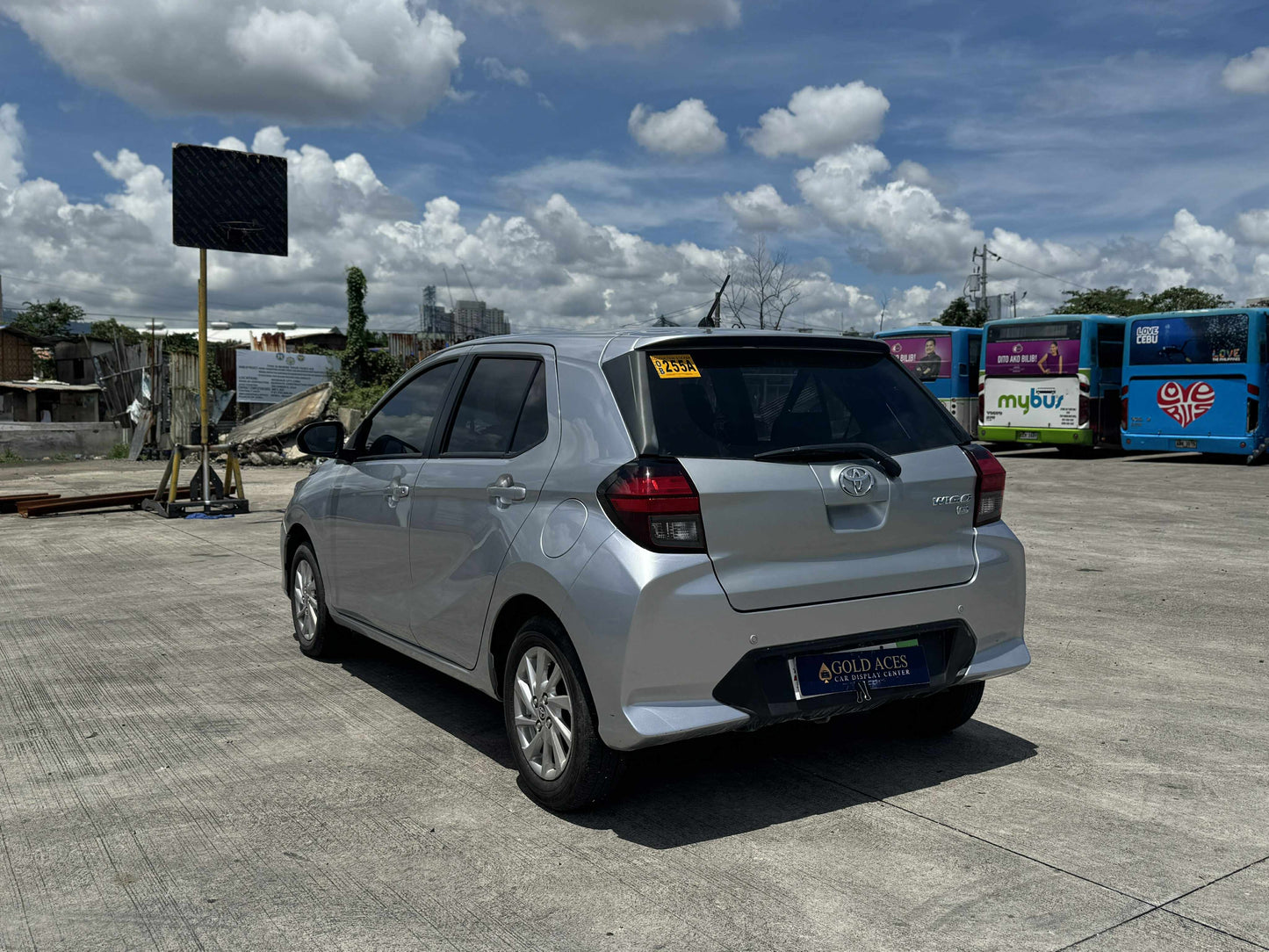 2024 TOYOTA WIGO G 1.0L AUTOMATIC TRANSMISSION (8T KMS ONLY!) Gold Aces Car Display Center