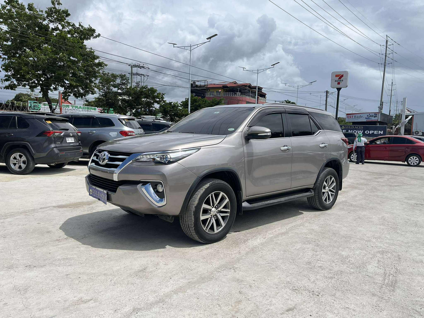 2016 TOYOTA FORTUNER 2.4L V 4X2 AUTOMATIC TRANSMISSION Gold Aces Car Display Center