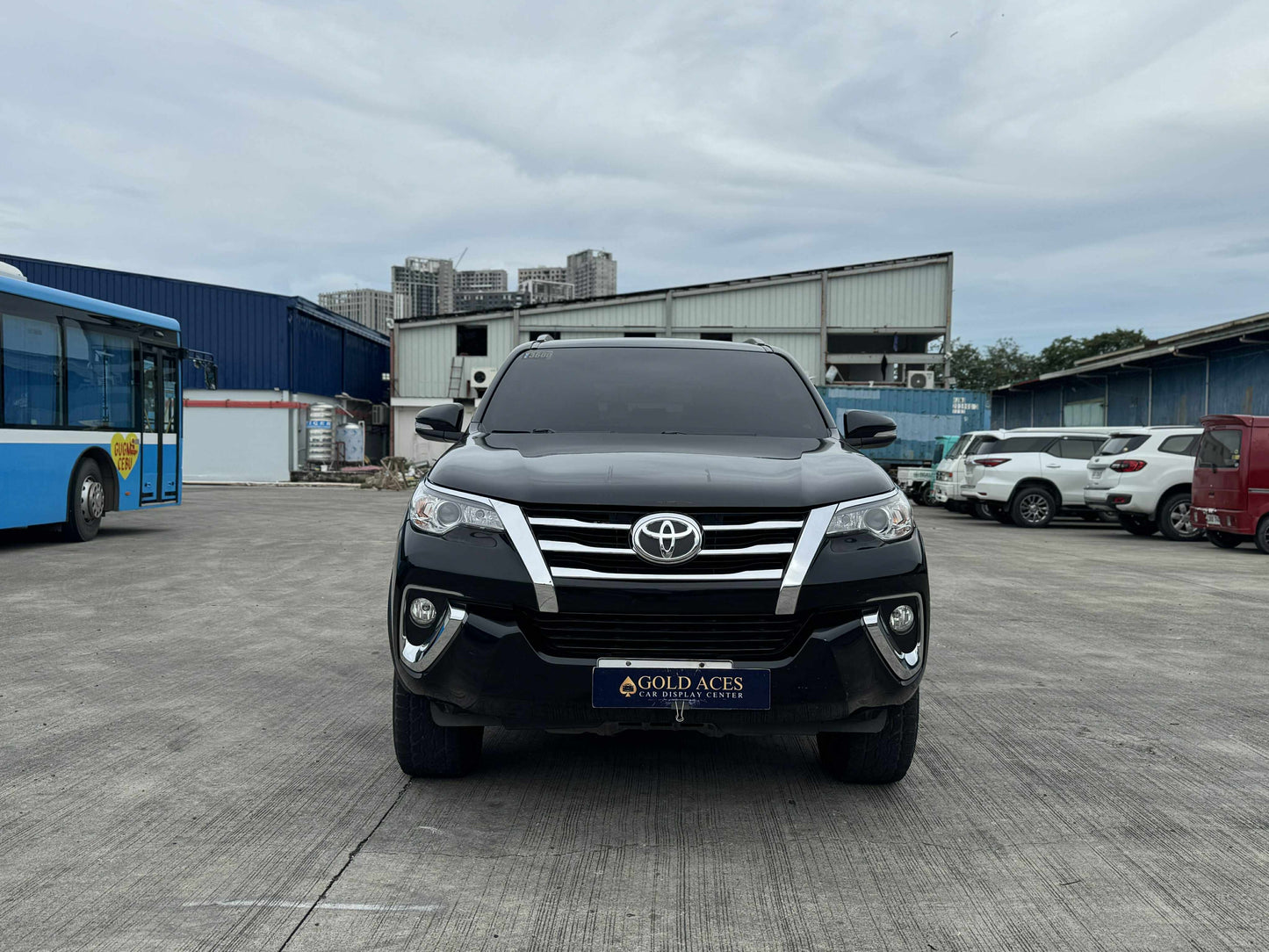 2016 TOYOTA FORTUNER 2.4L G 4X2 AUTOMATIC TRANSMISSION Gold Aces Car Display Center