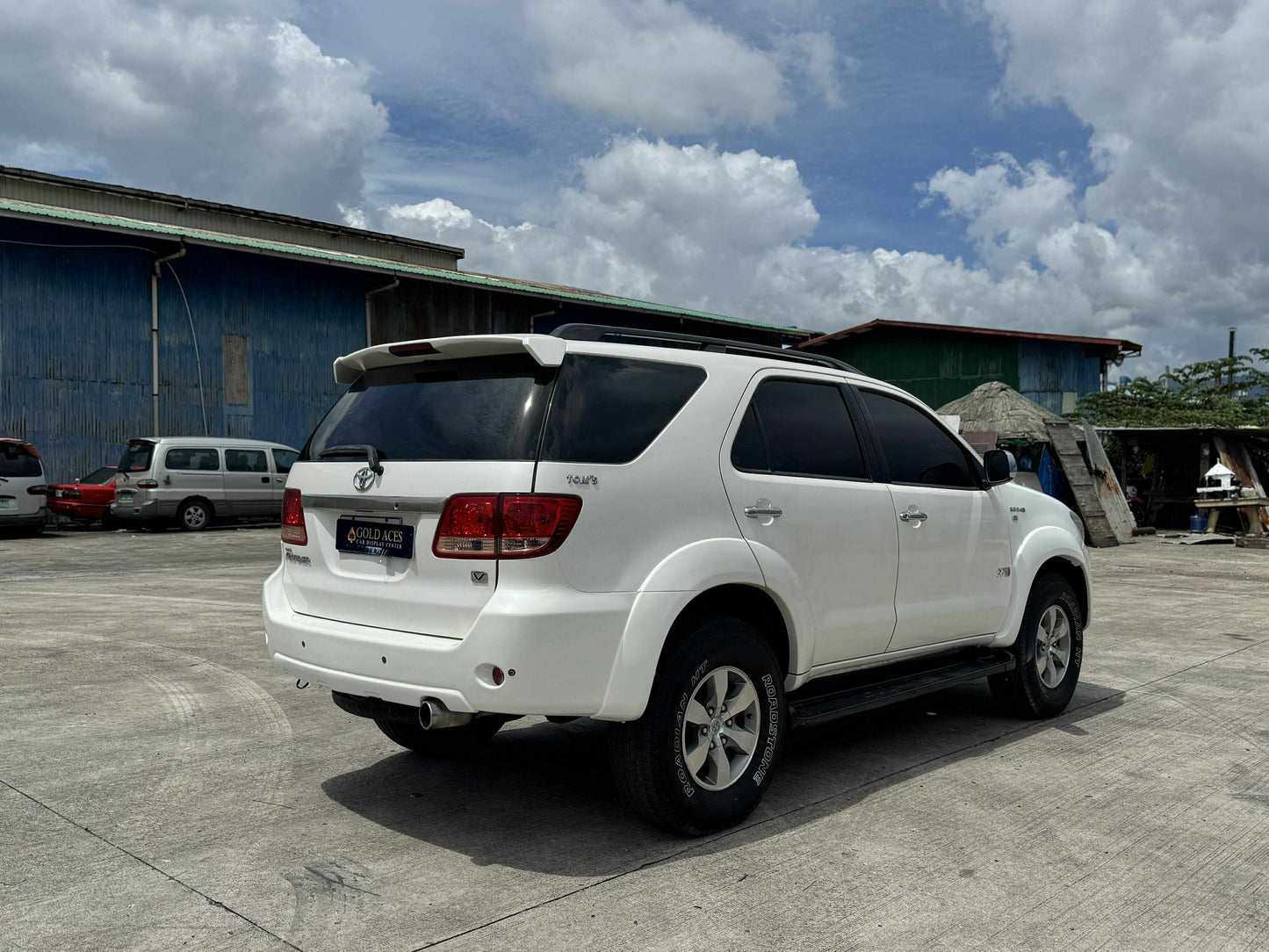 2007 TOYOTA FORTUNER 3.0L 4X4 AUTOMATIC TRANSMISSION Gold Aces Car Display Center