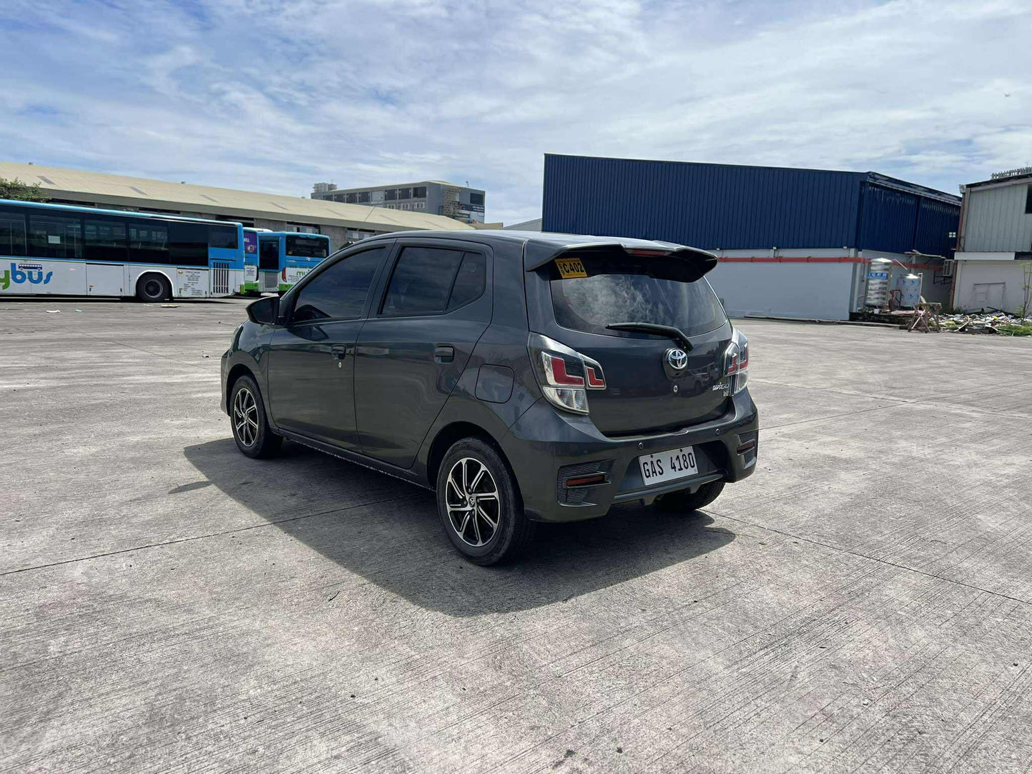 2022 ACQ TOYOTA WIGO G 1.0L MANUAL TRANSMISSION (8T KMS ONLY!) Gold Aces Car Display Center