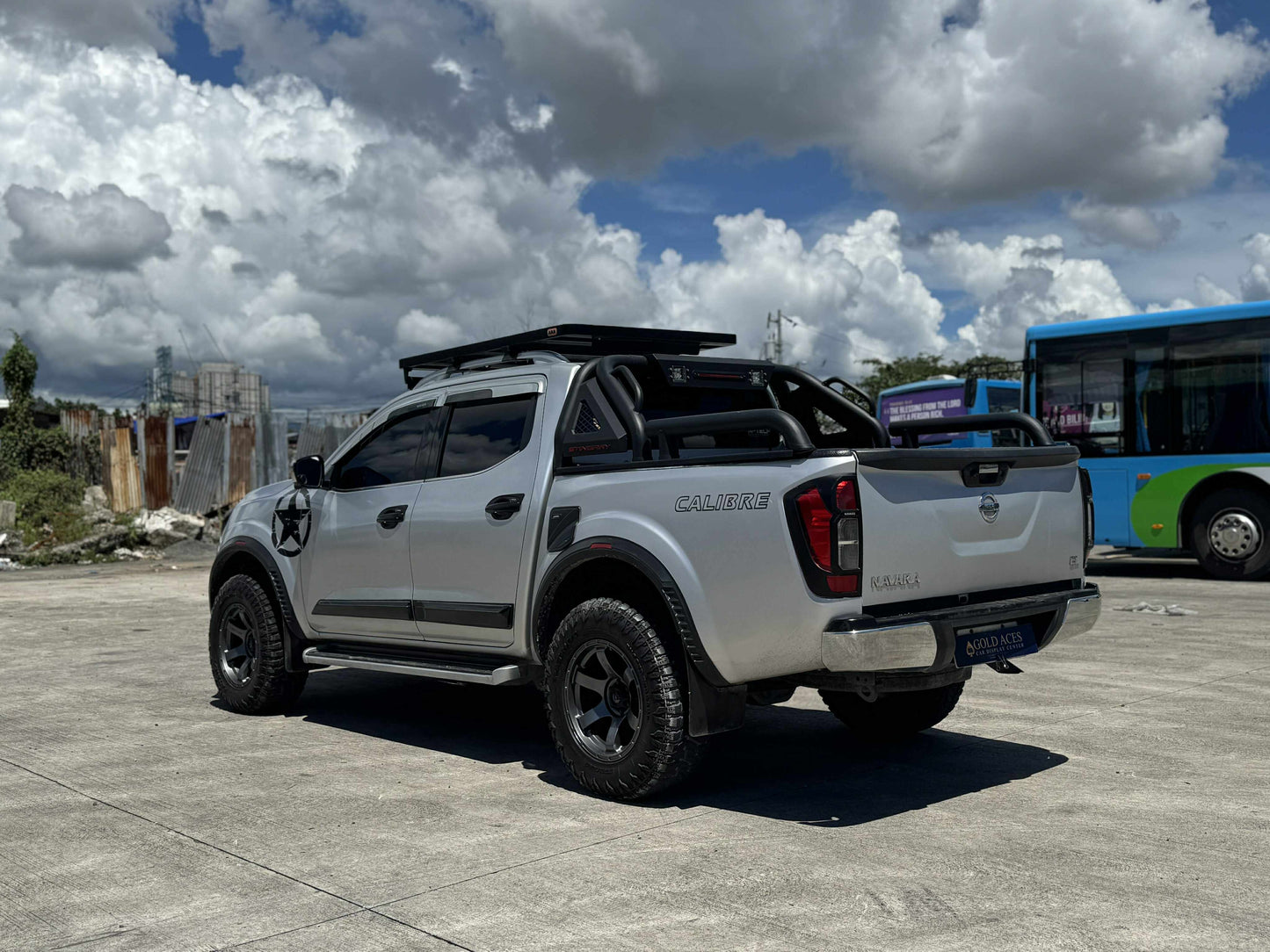 2020 ACQ NISSAN NAVARA 2.5L 4X2 EL AUTOMATIC TRANSMISSION Gold Aces Car Display Center