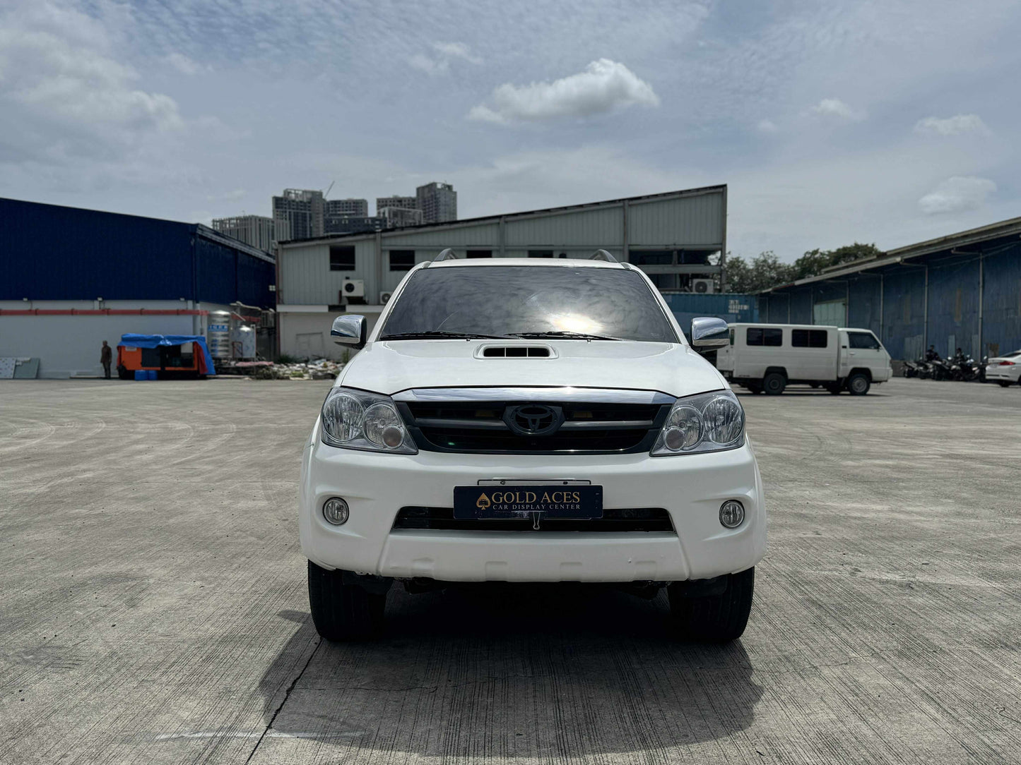 2007 TOYOTA FORTUNER 3.0L 4X4 AUTOMATIC TRANSMISSION Gold Aces Car Display Center
