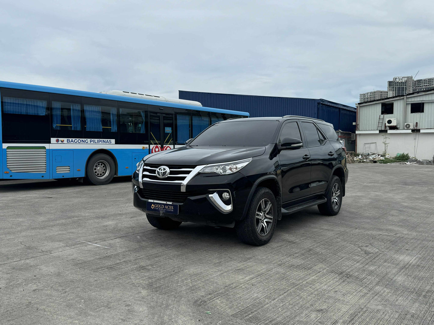 2016 TOYOTA FORTUNER 2.4L G 4X2 AUTOMATIC TRANSMISSION Gold Aces Car Display Center