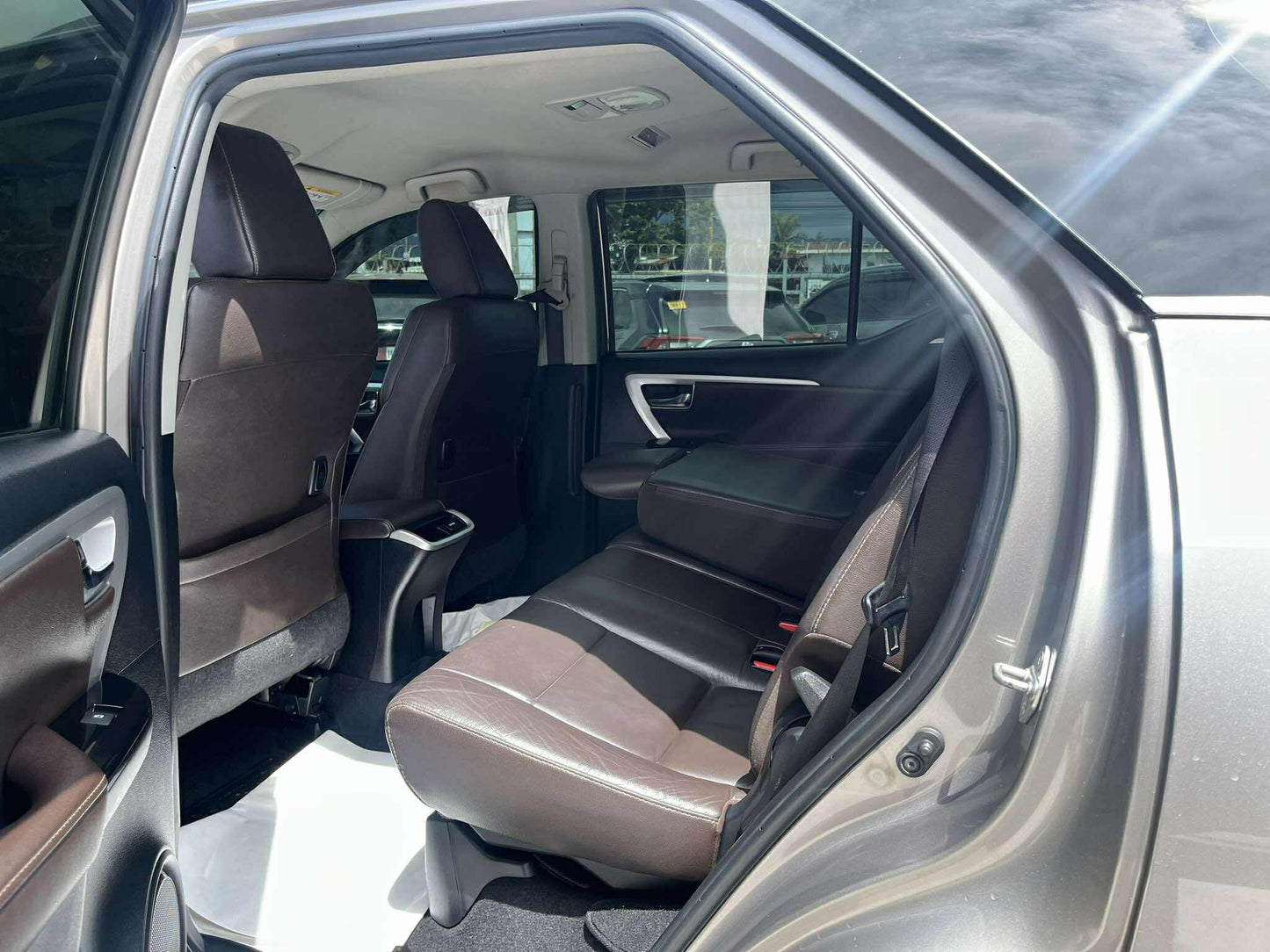 2016 TOYOTA FORTUNER 2.4L V 4X2 AUTOMATIC TRANSMISSION Gold Aces Car Display Center