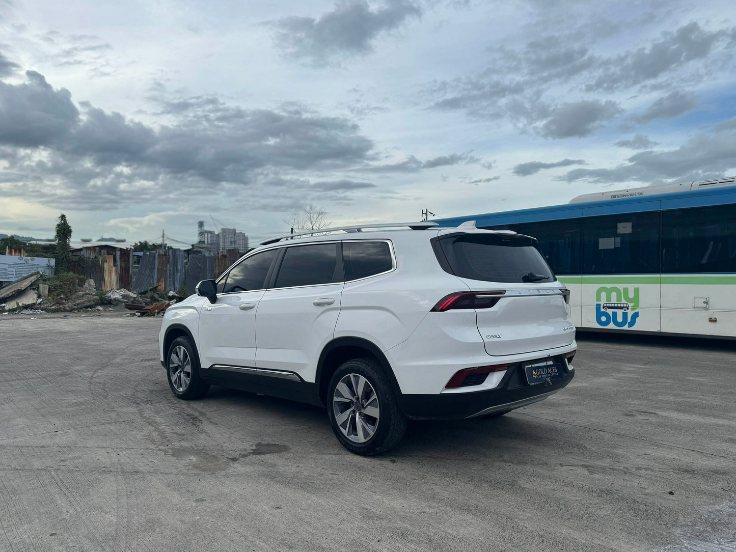 2022 GEELY OKAVANGO URBAN 1.5L AUTOMATIC TRANSMISSION (32T KMS ONLY!) Gold Aces Car Display Center