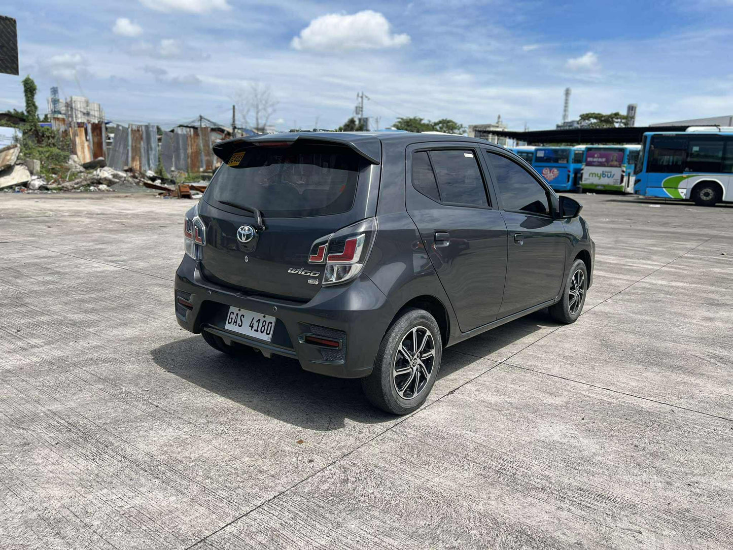 2022 ACQ TOYOTA WIGO G 1.0L MANUAL TRANSMISSION (8T KMS ONLY!) Gold Aces Car Display Center
