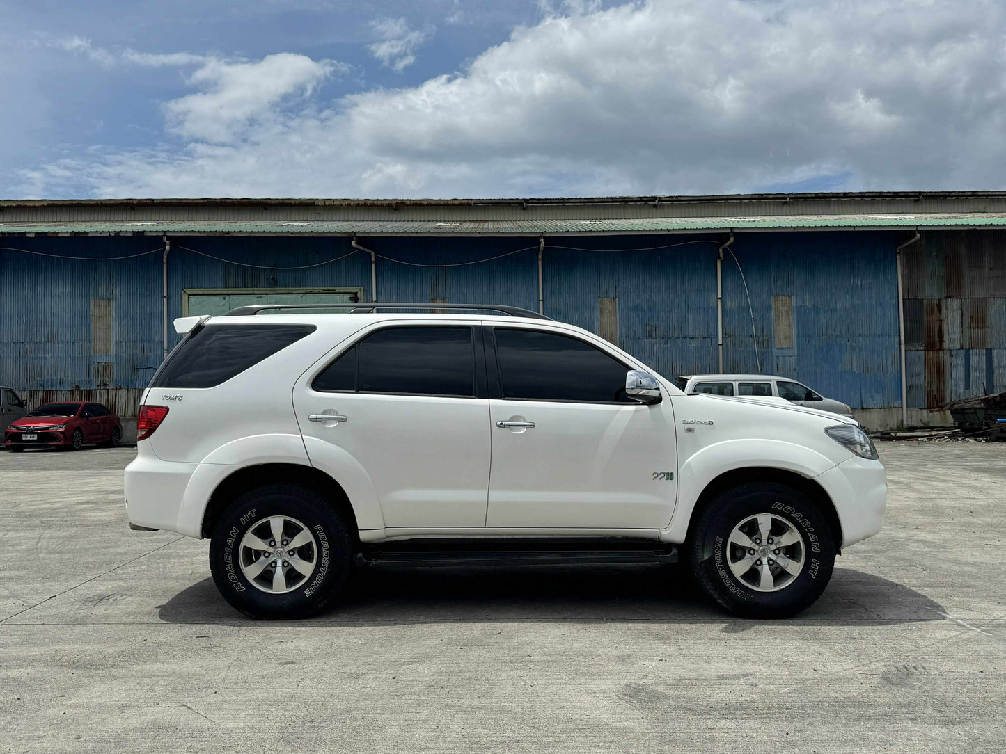2007 TOYOTA FORTUNER 3.0L 4X4 AUTOMATIC TRANSMISSION Gold Aces Car Display Center