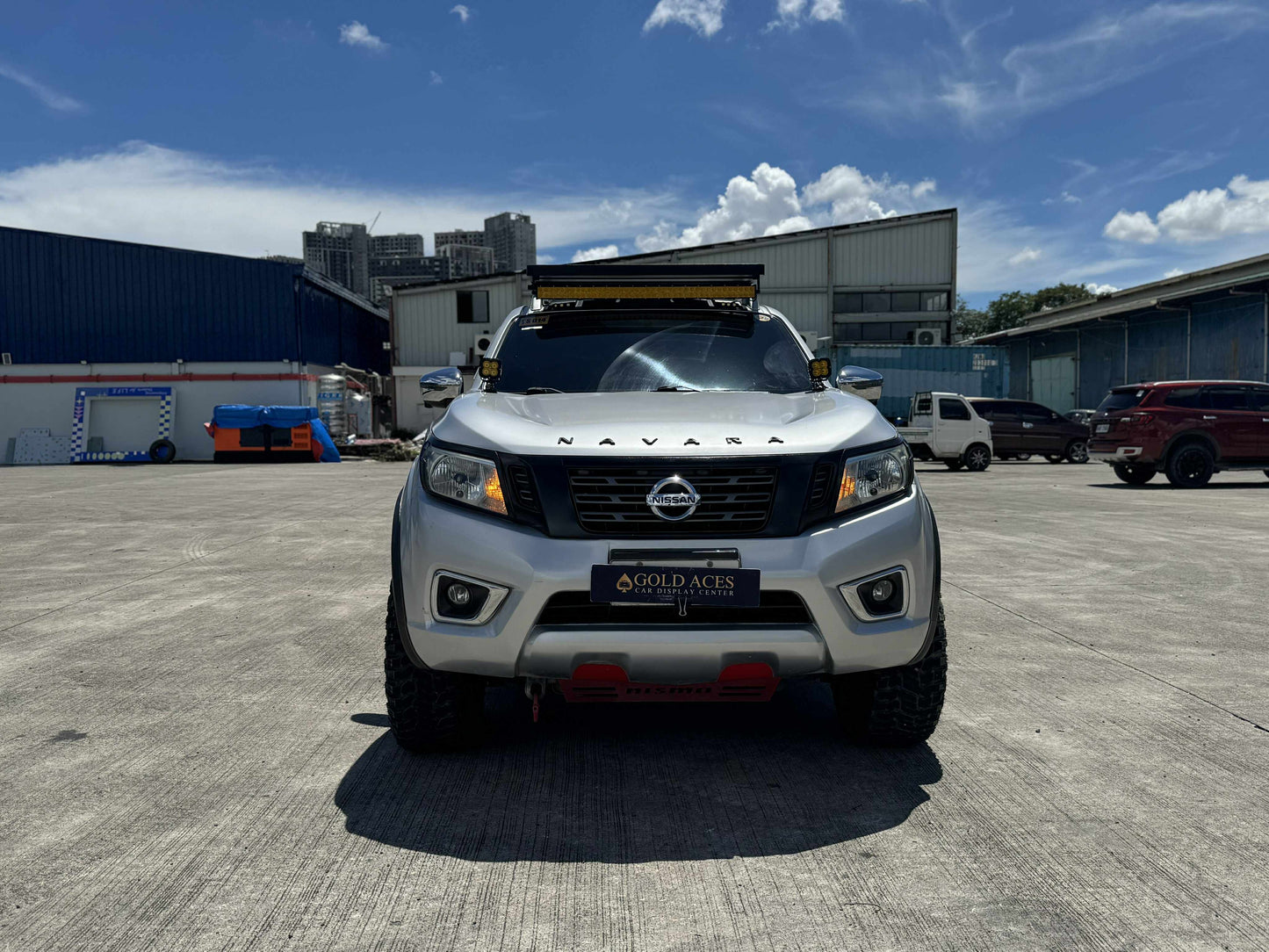 2020 ACQ NISSAN NAVARA 2.5L 4X2 EL AUTOMATIC TRANSMISSION Gold Aces Car Display Center