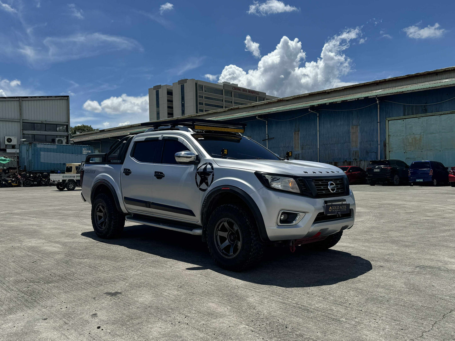 2020 ACQ NISSAN NAVARA 2.5L 4X2 EL AUTOMATIC TRANSMISSION Gold Aces Car Display Center