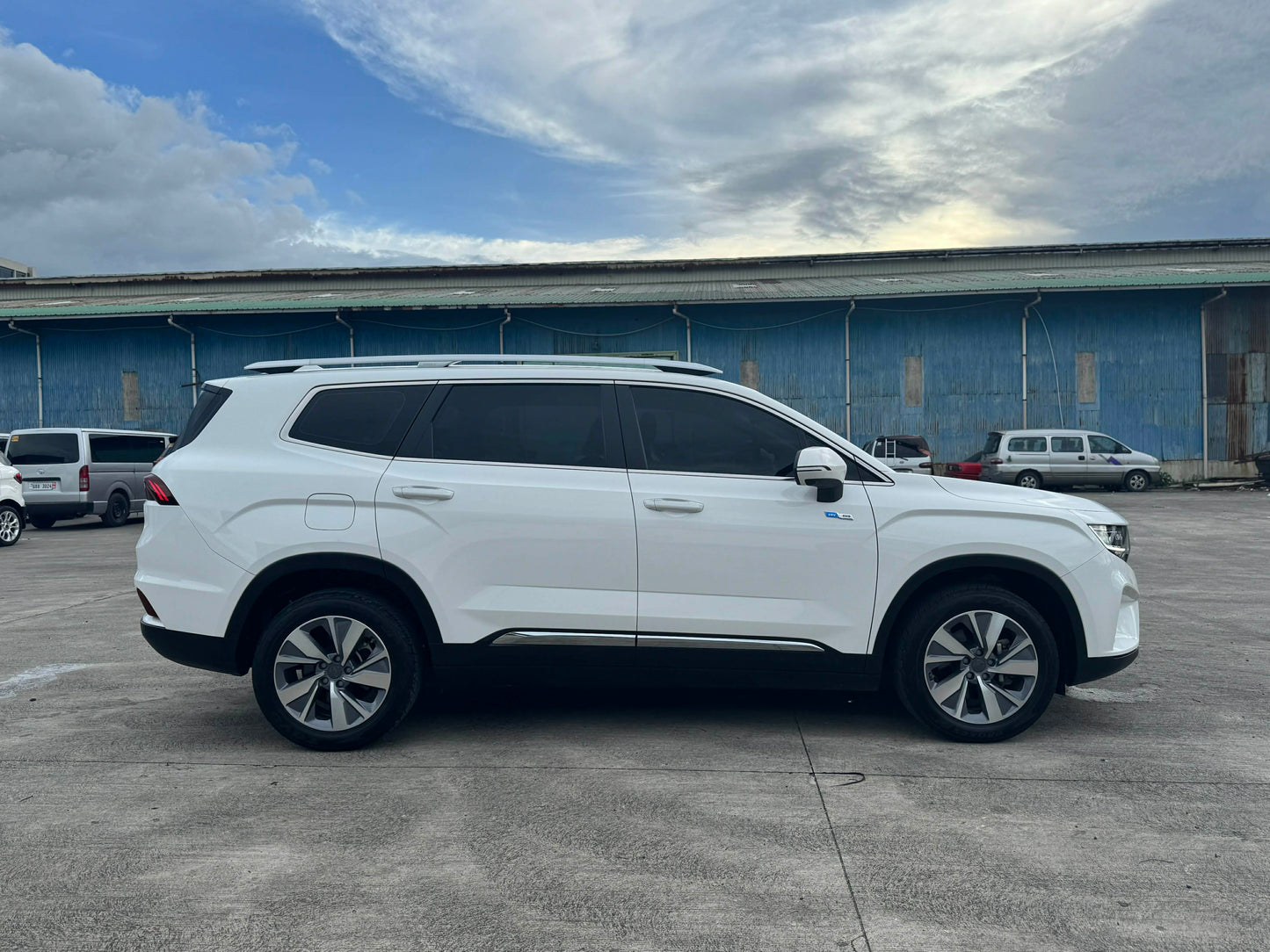 2022 GEELY OKAVANGO URBAN 1.5L AUTOMATIC TRANSMISSION (32T KMS ONLY!) Gold Aces Car Display Center