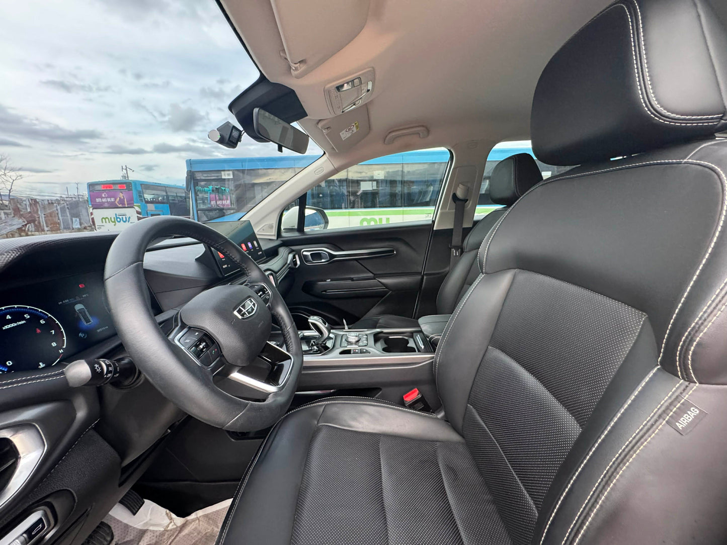 2022 GEELY OKAVANGO URBAN 1.5L AUTOMATIC TRANSMISSION (32T KMS ONLY!) Gold Aces Car Display Center