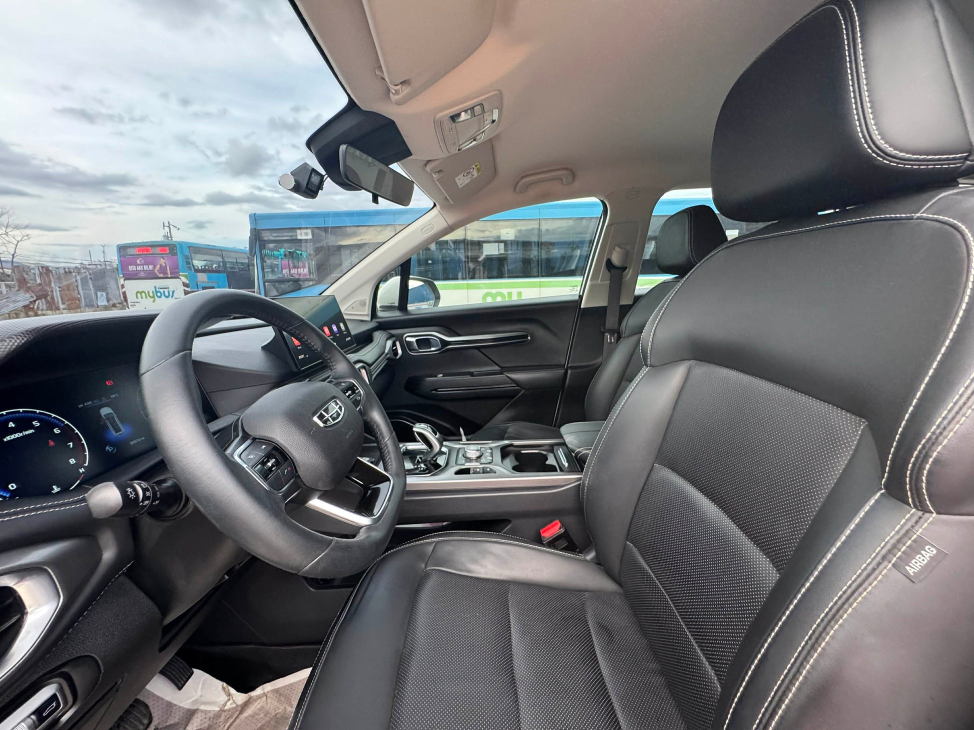 2022 GEELY OKAVANGO URBAN 1.5L AUTOMATIC TRANSMISSION (32T KMS ONLY!) Gold Aces Car Display Center
