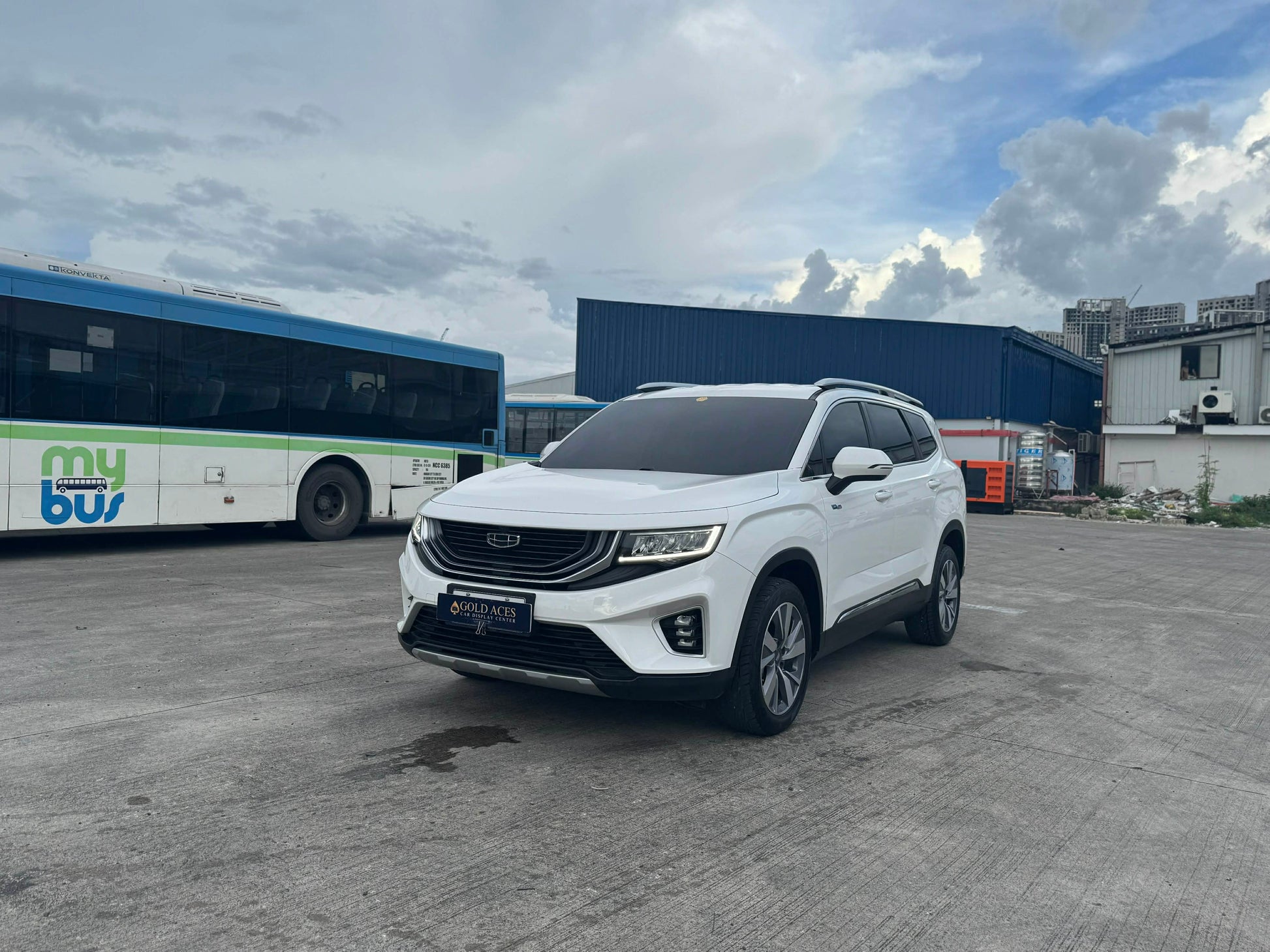 2022 GEELY OKAVANGO URBAN 1.5L AUTOMATIC TRANSMISSION (32T KMS ONLY!) Gold Aces Car Display Center