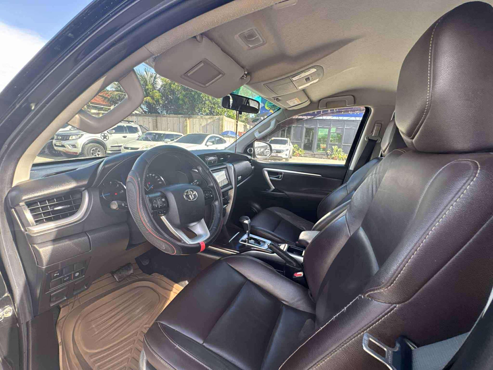 2018 TOYOTA FORTUNER 2.4L V 4X2 AUTOMATIC TRANSMISSION Gold Aces Car Display Center