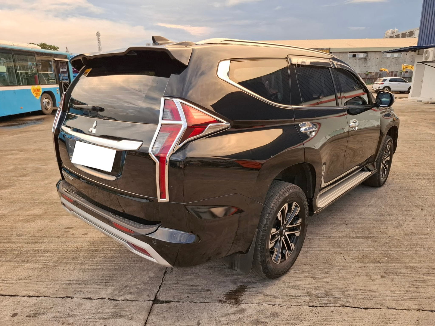 2020 MITSUBISHI MONTERO SPORT GT 4X4 2.4L DSL AUTOMATIC TRANSMISSION Gold Aces Car Display Center