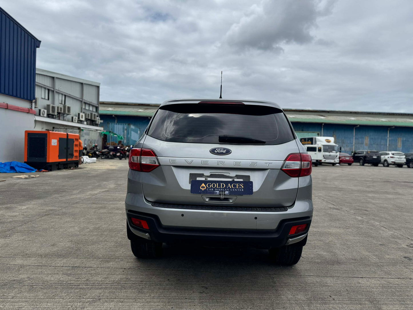 2016 FORD EVEREST AMBIENTE 2.2L 4X2 DSL AUTOMATIC TRANSMISSION Gold Aces Car Display Center