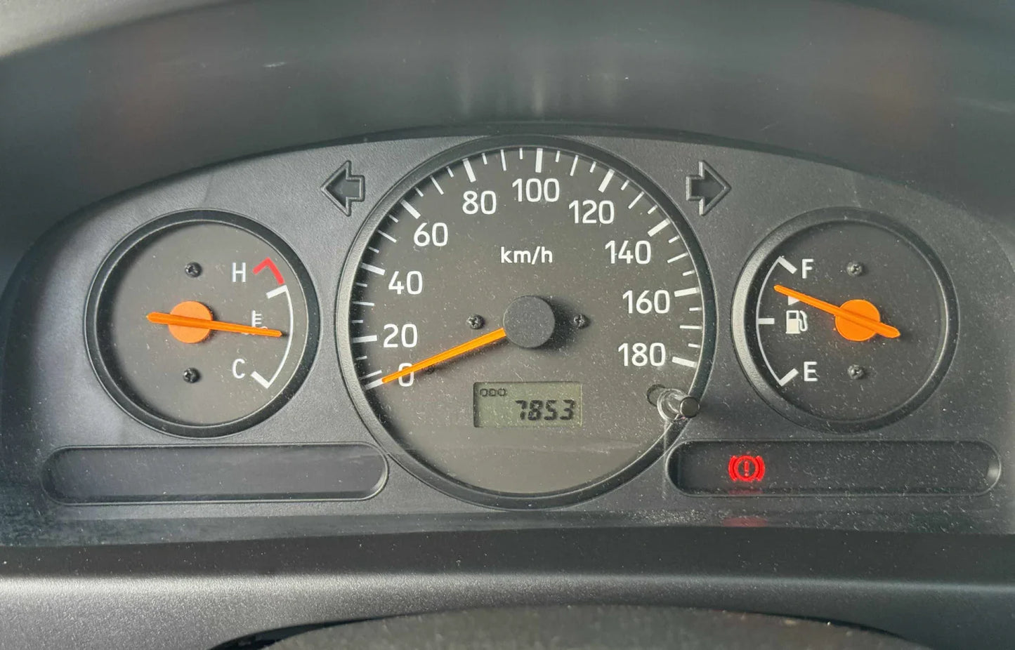 2024 SUZUKI APV 1.6L GA MANUAL TRANSMISSION Gold Aces Car Display Center