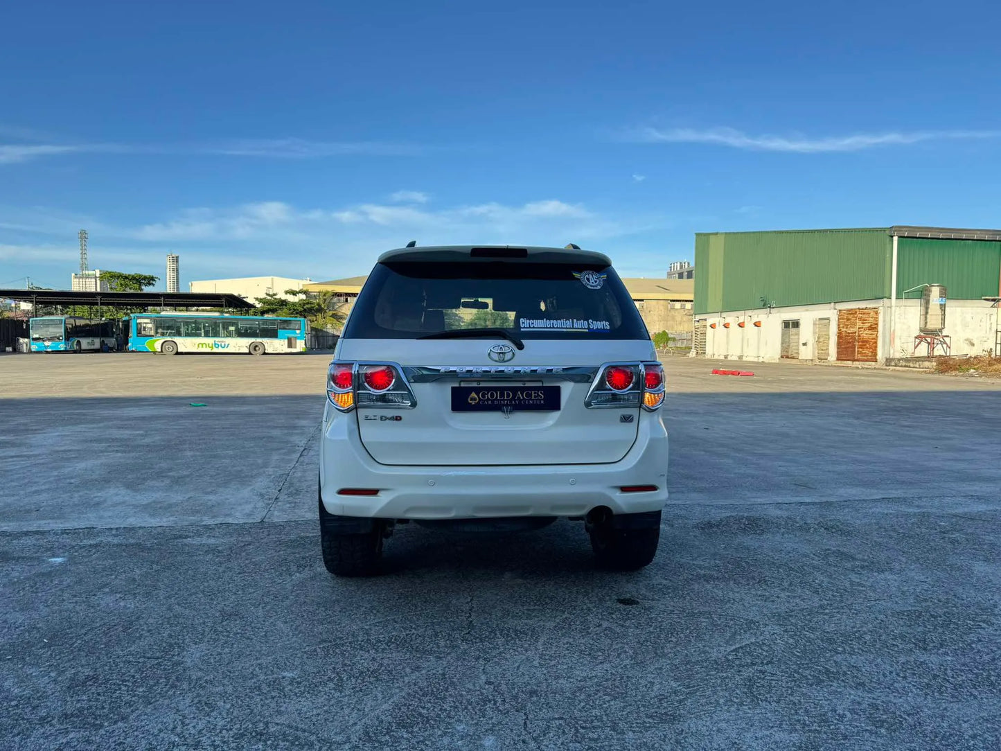 2014 TOYOTA FORTUNER 3.0L V 4X4 AUTOMATIC TRANSMISSION - Gold Aces Car Display Center