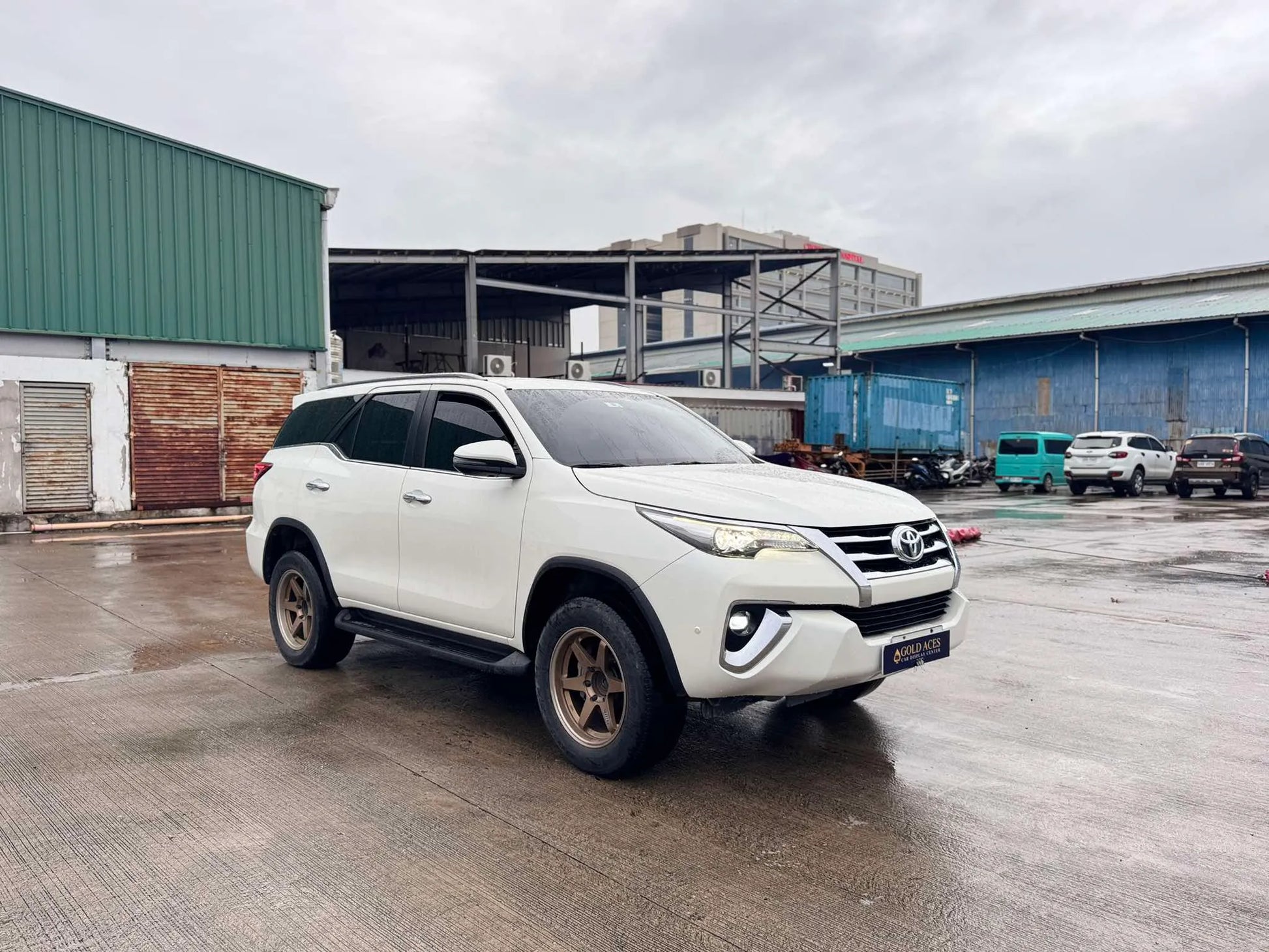2018 TOYOTA FORTUNER V 2.4 AUTOMATIC TRANSMISSION - Gold Aces Car Display Center