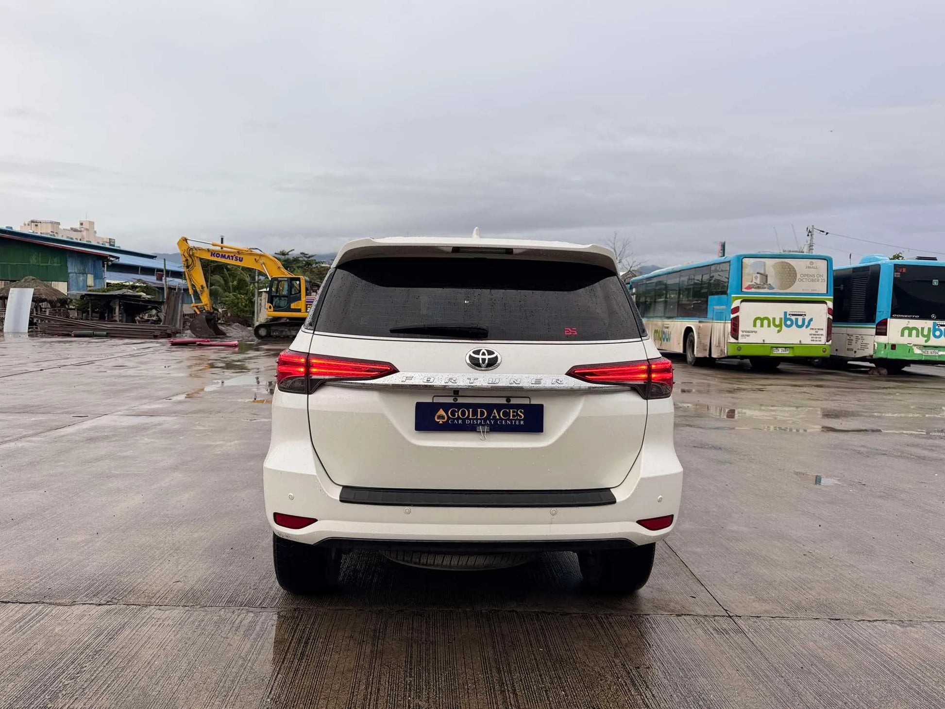 2018 TOYOTA FORTUNER V 2.4 AUTOMATIC TRANSMISSION - Gold Aces Car Display Center