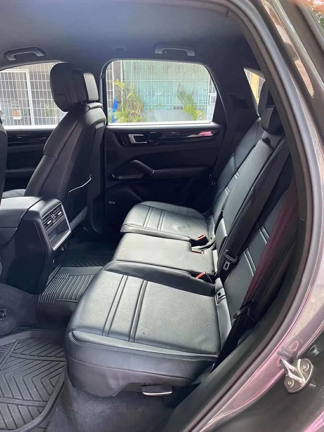 2019 PORSCHE CAYENNE 3.0L V6 GAS AUTOMATIC TRANSMISSION (17T KMS MILEAGE ONLY!) - Gold Aces Car Display Center