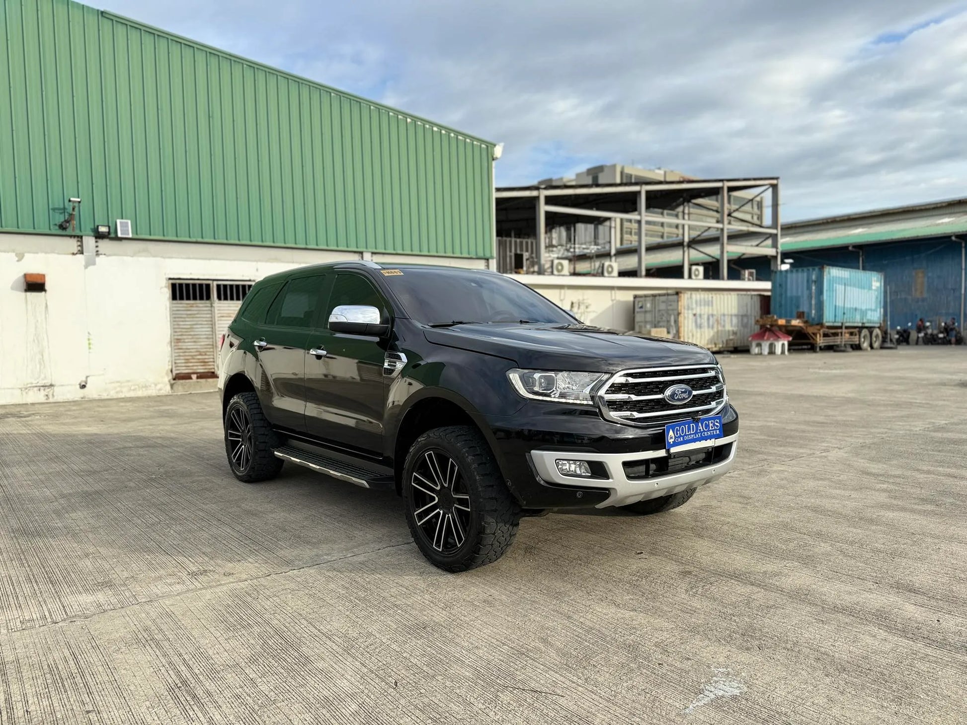 2021 FORD EVEREST TITANIUM 4X4 3.2L DSL 4X4 AUTOMATIC TRANSMISSION - Gold Aces Car Display Center