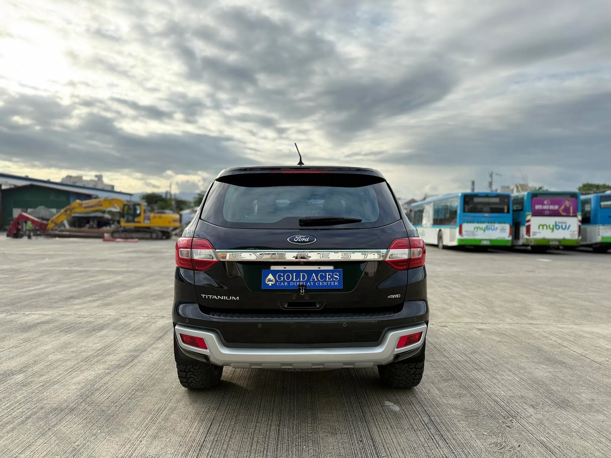 2021 FORD EVEREST TITANIUM 4X4 3.2L DSL 4X4 AUTOMATIC TRANSMISSION - Gold Aces Car Display Center