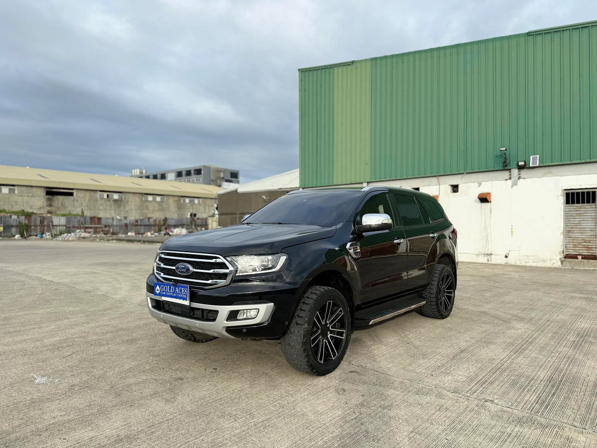 2021 FORD EVEREST TITANIUM 4X4 3.2L DSL 4X4 AUTOMATIC TRANSMISSION - Gold Aces Car Display Center
