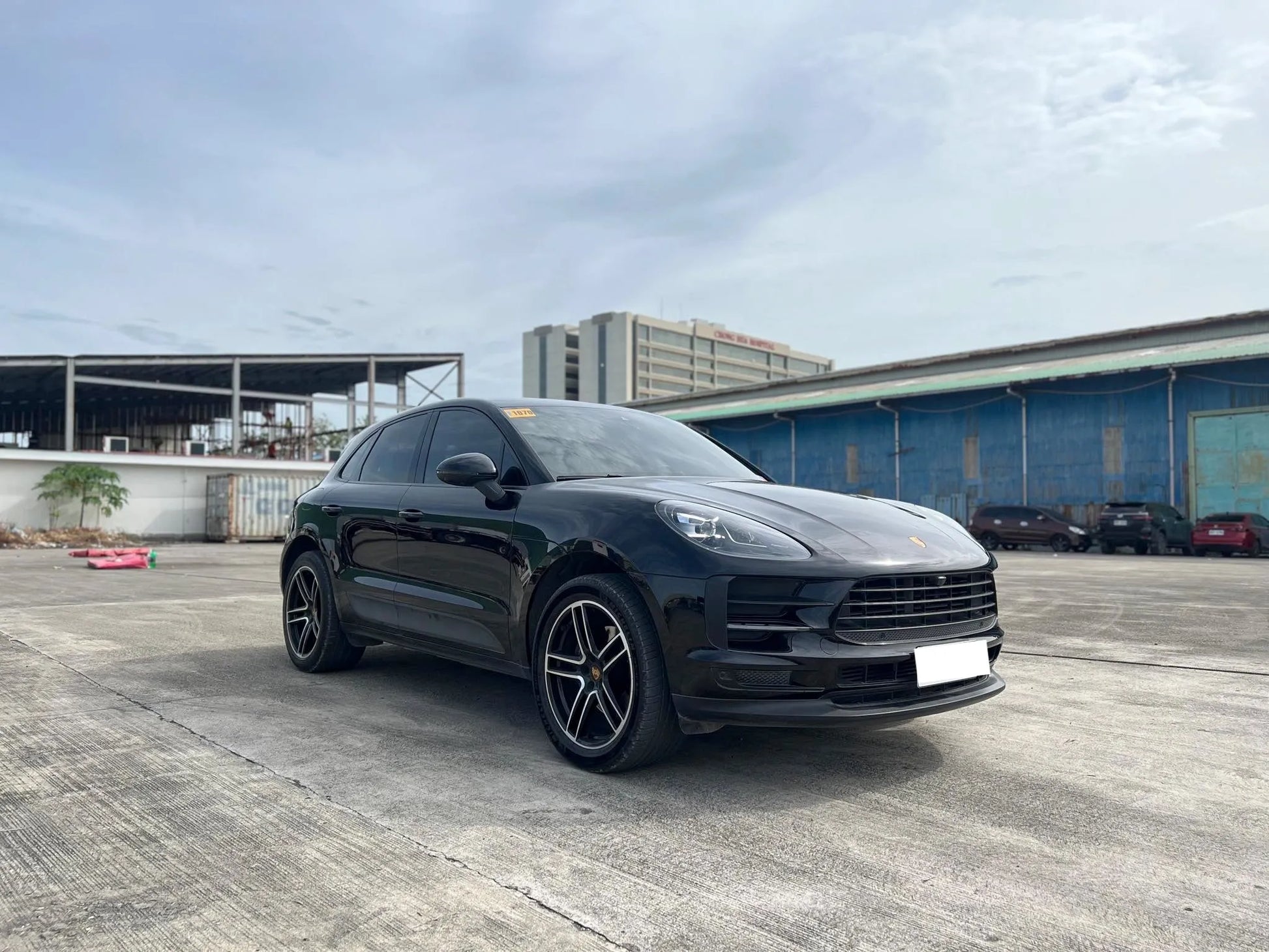 2021 PORSCHE MACAN 2.0L AUTOMATIC TRANSMISSION - Gold Aces Car Display Center
