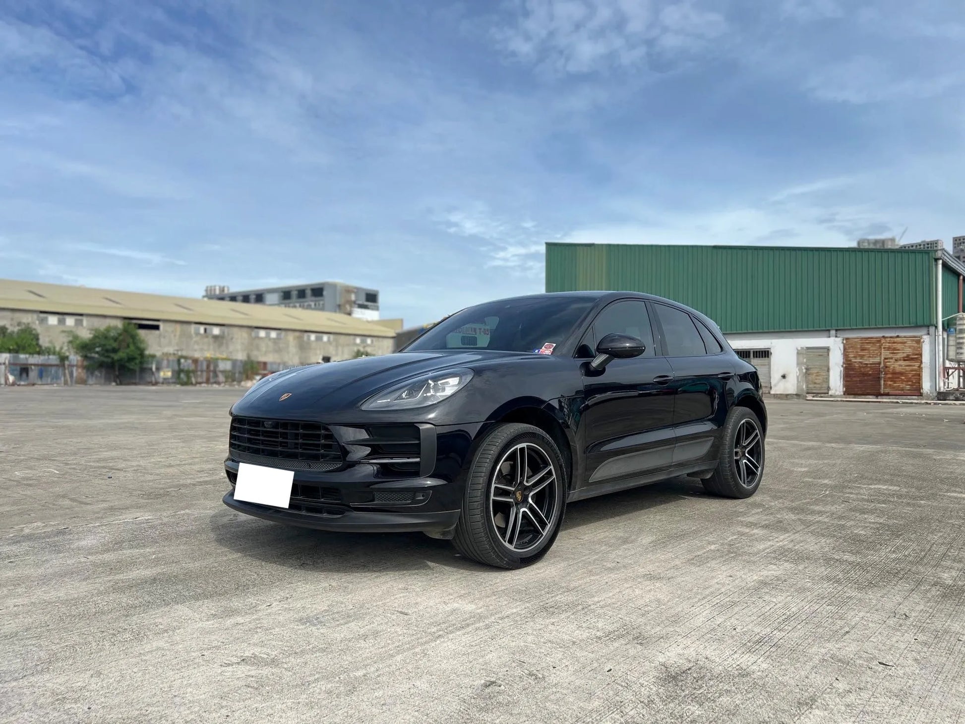 2021 PORSCHE MACAN 2.0L AUTOMATIC TRANSMISSION - Gold Aces Car Display Center